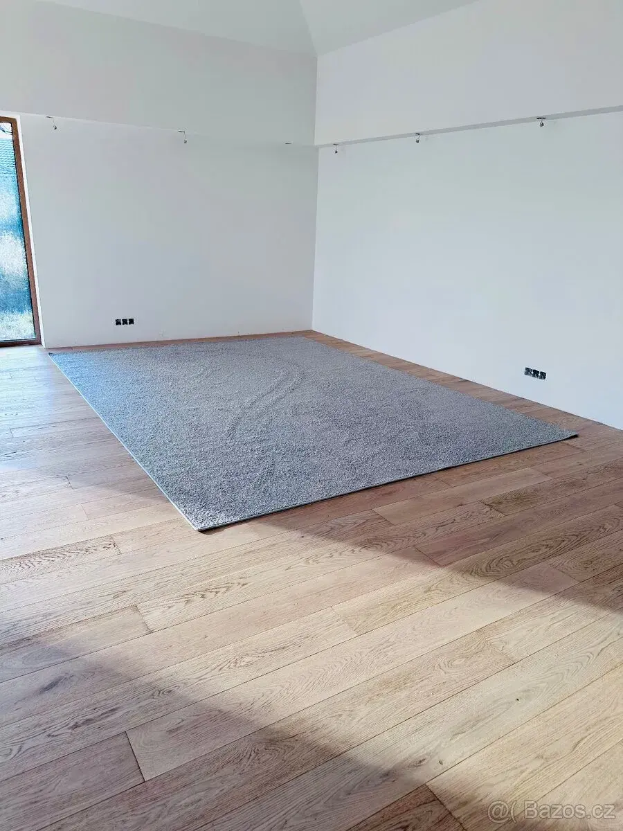 Koberec světlý šedý 3x4m