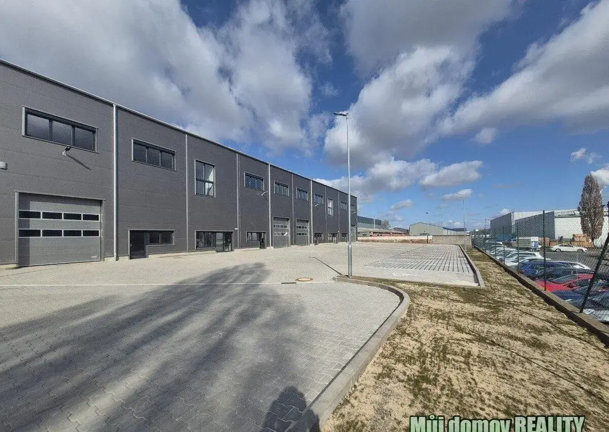 Pronájem skladových a komerčních prostor až 550 m2, Praha 10