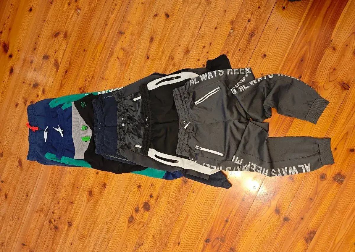 Sportovní tepláky, mix značek 1x Umbro a další.