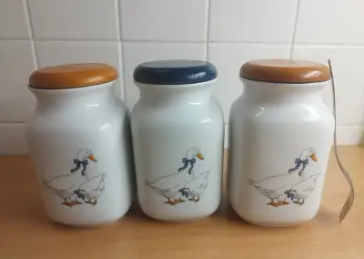 Porcelánové dózy THUN - řada Bernadotte (Husy) – sada 3 ks
