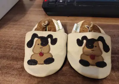 Kožené capáčky LILIPUTI Beige Doggies vel. S STAV