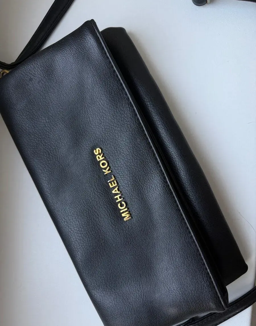 Černá kabelka / psaníčko Michael Kors (crossbody)