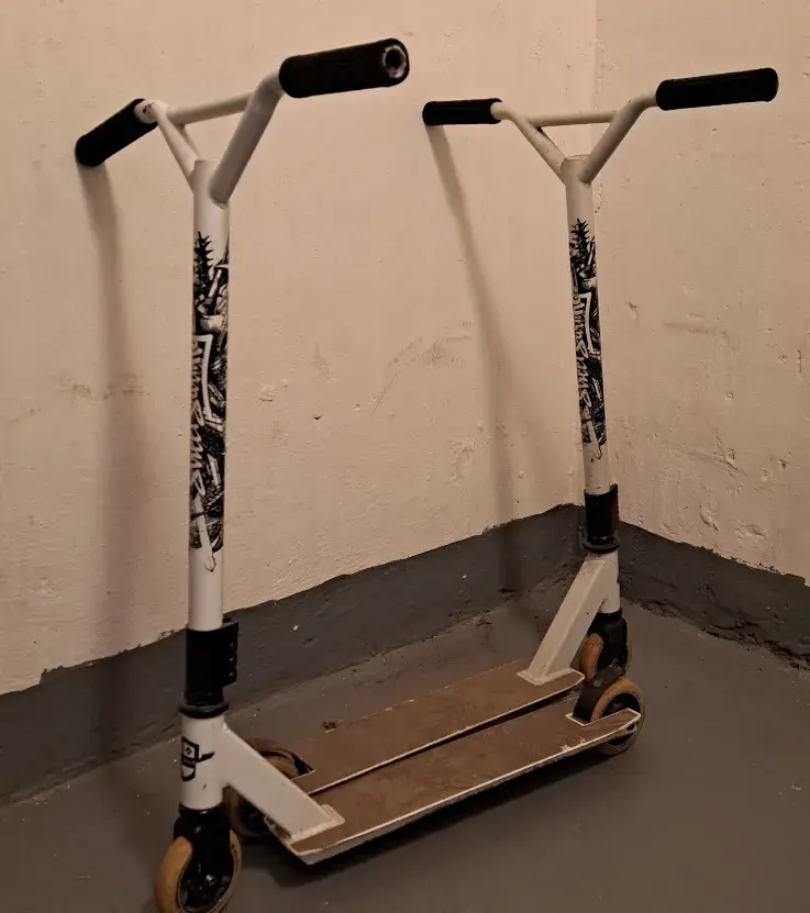 2x vyztužená dětská koloběžka s brzdou
