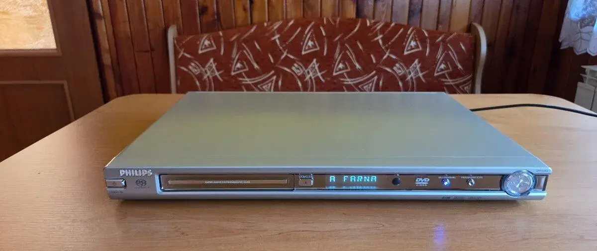 DVD a SACD přehrávač Philips DVP 720 SA
