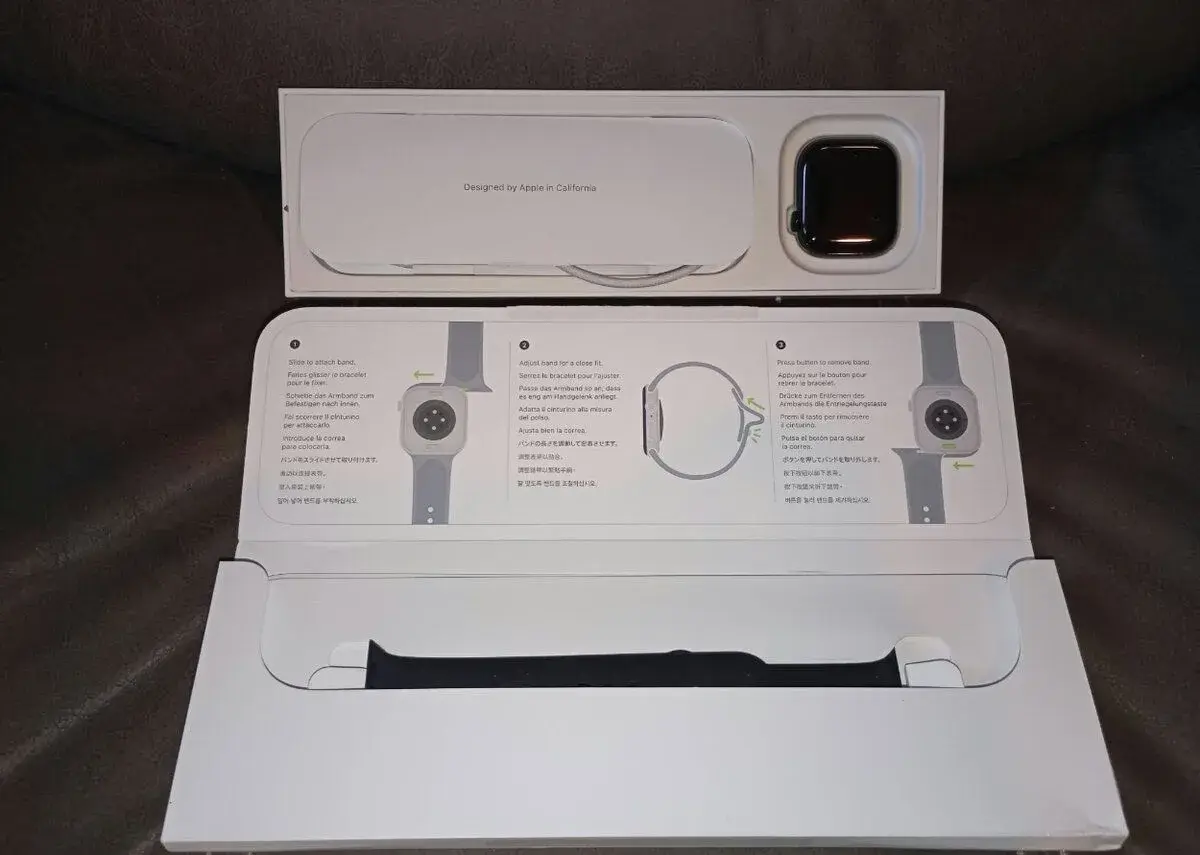 Apple Watch Series 11 (42mm) Klavírně černý hliník - Záruka