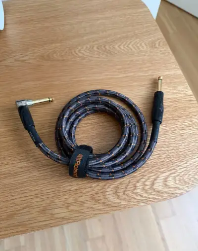 Nástrojový kabel Roland G5A (pozlacené konektory)