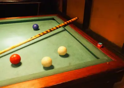 Kulečník závodní karambol