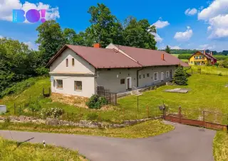 Prodej jedinečné vesnické usedlosti v obci Plesná – ul. Akát