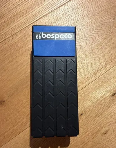 Volume pedál Bespeco VM12L