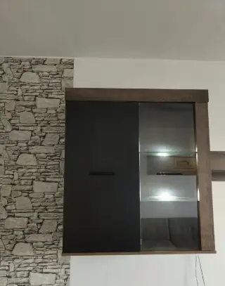 Vitrína s podsvícením