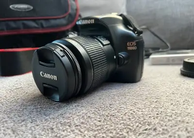 Canon EOS 1100D + objektív + brašna + SD karta + filtr Hoya