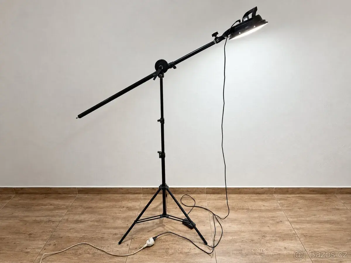Studiové LED světlo Andoer FX‑LED5070 se stativem