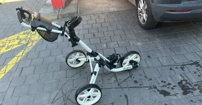 Golfový vozík
