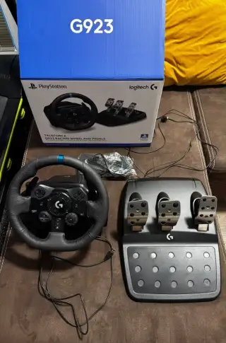 Logitech G923 Driving Force – PC / PS4 / PS5