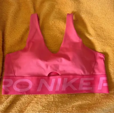 Sportovní podprsenka Nike