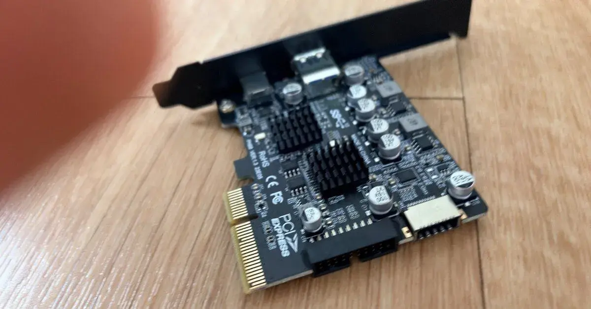 USB-C rozšiřující karta