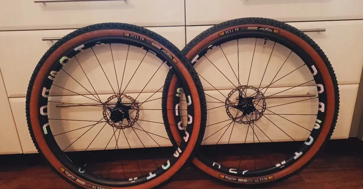 Kastar K27 karbonová kola 29"