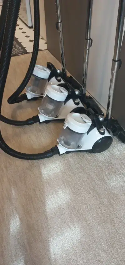 Bezsáčkový vysavač SIGURO(Hepa filtr)