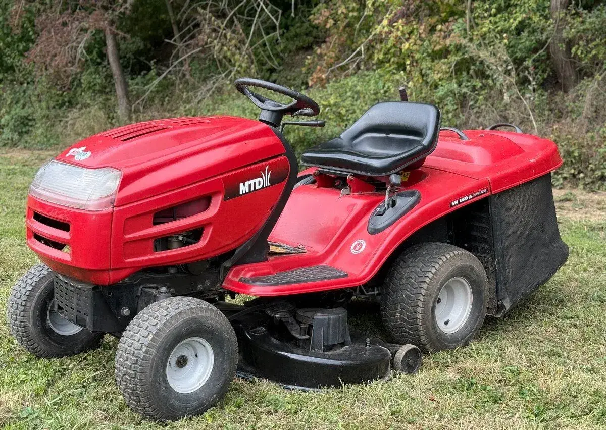 MTD SN 150 A – zahradní traktor, 15 HP, záběr 105 cm – NOVÁ