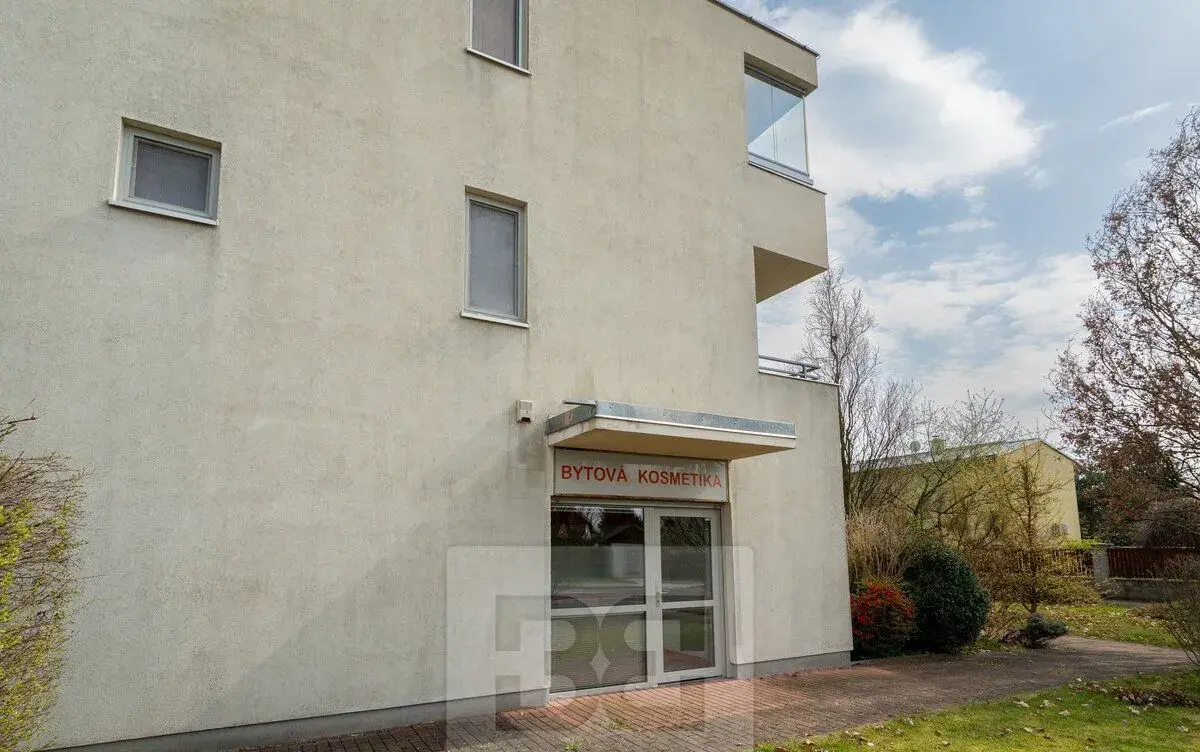 Pronájem obchodního prostoru 35 m², Praha - Kolovraty