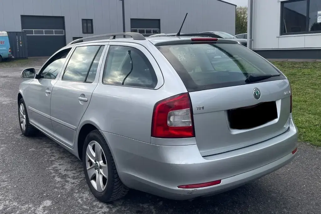 BOLT UBER TAXI AUTOPŮJČOVNA FLOTILA