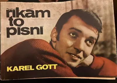 Kniha Říkám to písní - Karel Gott