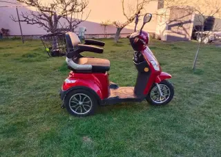 Elektrický skútr Selvo 31000 ,nové baterie.