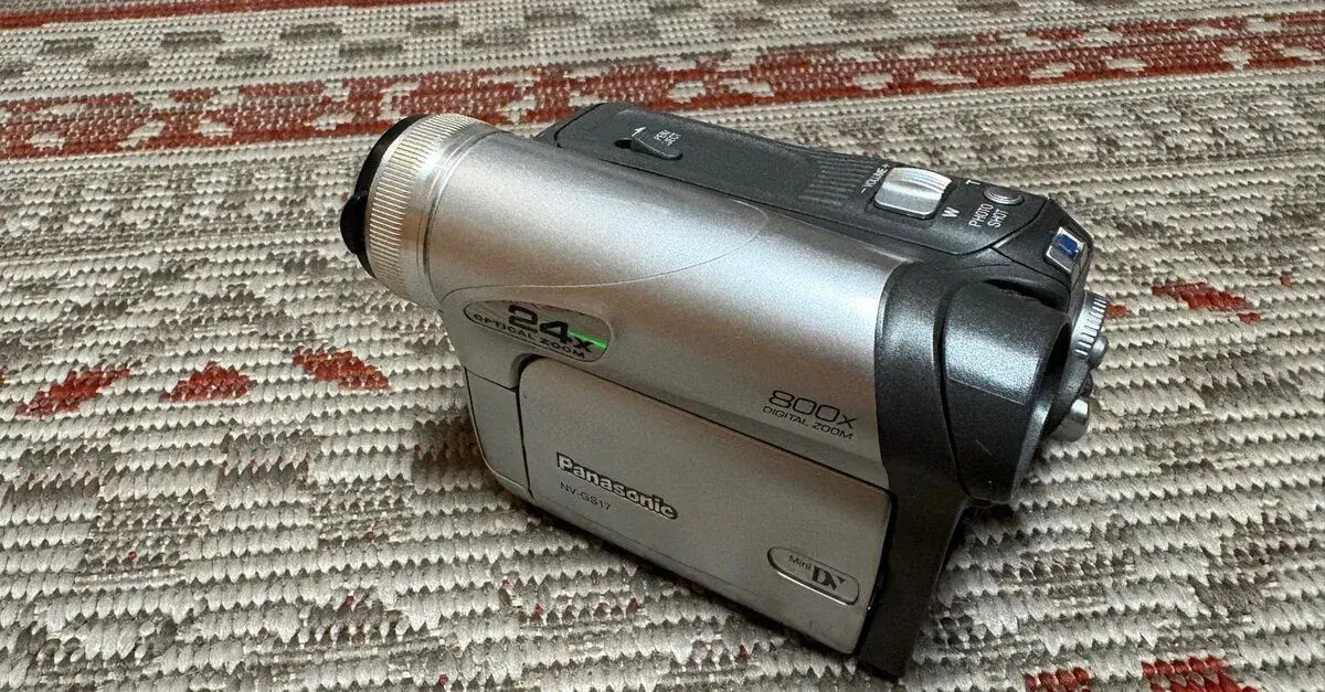Panasonic NV-GS17 MiniDV – digitalizace, vadný LCD