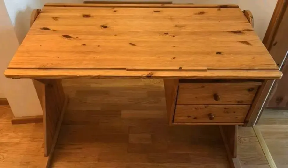 Psací stůl - masivní dřevo, vyklápěcí