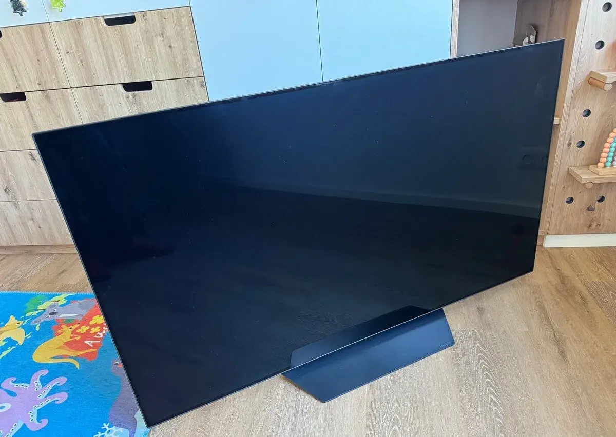 LG OLED 55” 4K Smart TV