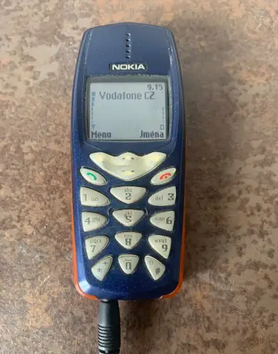 Funkční NOKIA 3510i s nabíječkou a novou baterkou