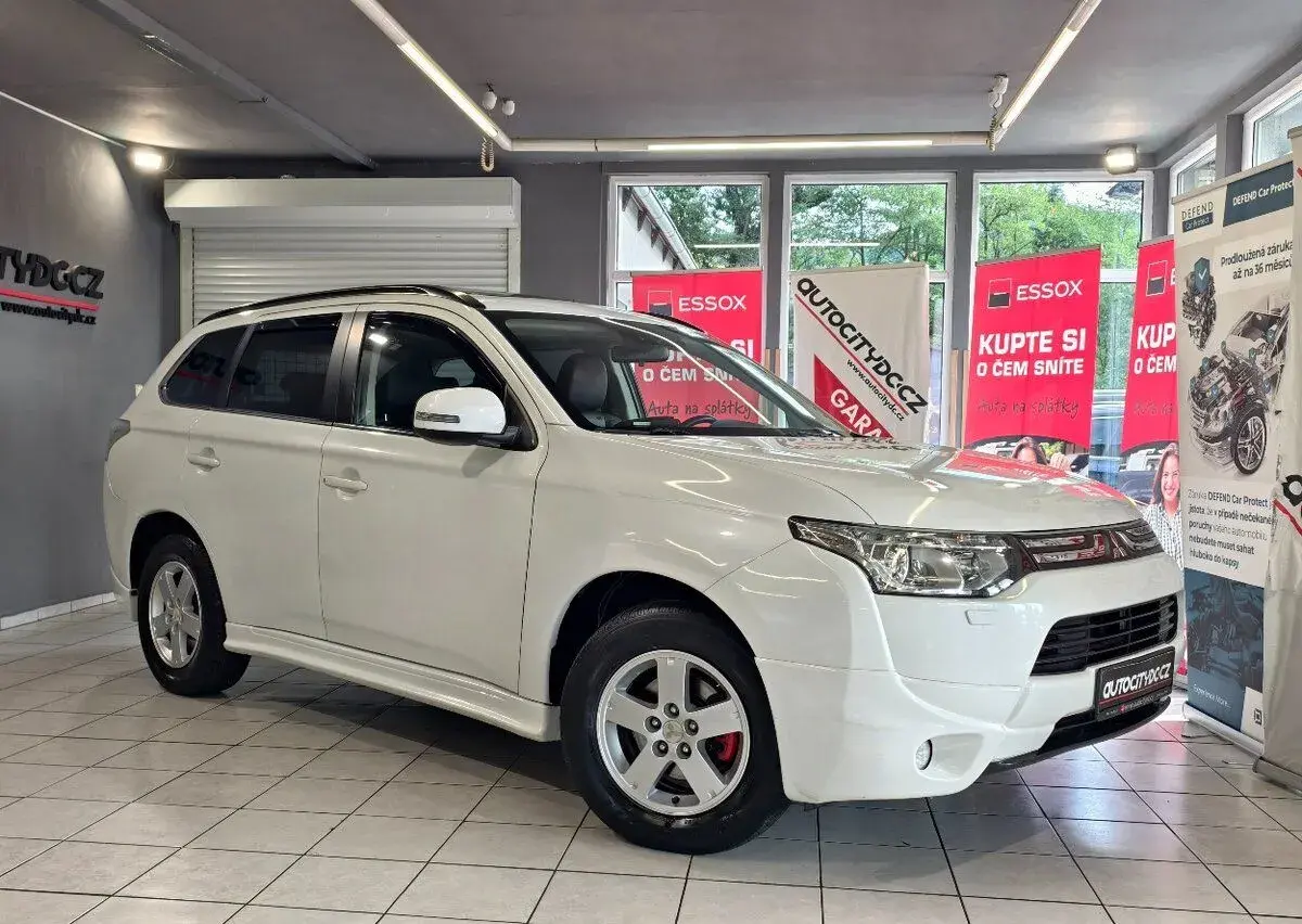 Mitsubishi Outlander – 2025, 100 km