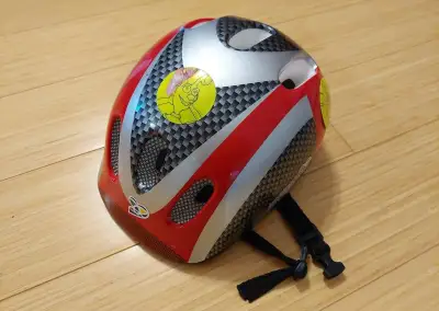 Chlapecká cyklistická helma M 52-58 cm
