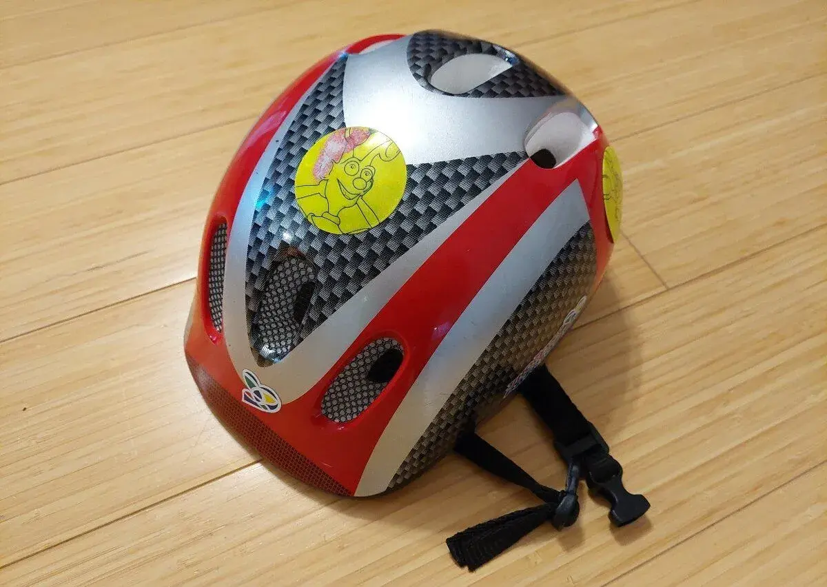 Chlapecká cyklistická helma M 52-58 cm