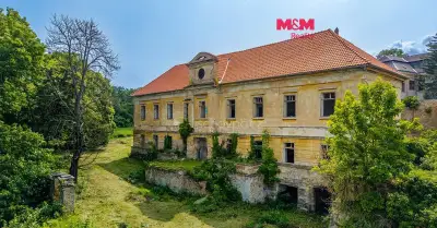 Prodej komerčního pozemku, 18500 m², Zvoleněves