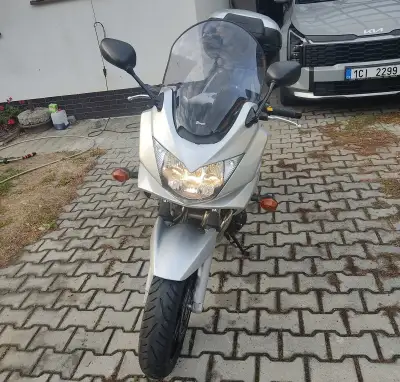 SUZUKI Bandit 650s-sleva z 56.000,- na 48.000 ,-