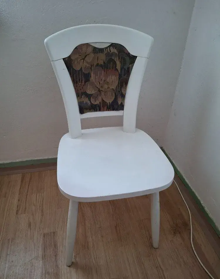 Bílé kuchyňské židle - 2 kusy