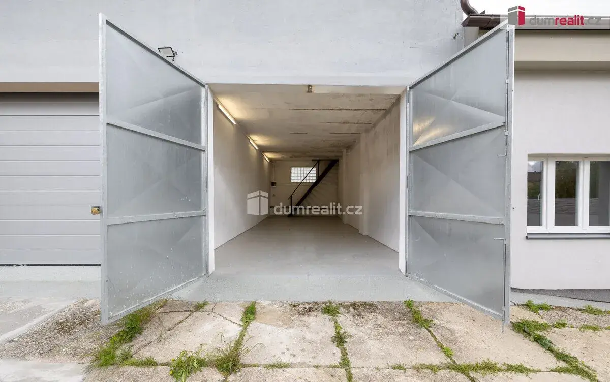 Pronájem garáže 50 m2 - Hředle