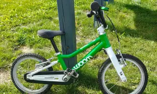 Dětské ultralehké kolo Woom 2 (14") zelené, po jednom dítět