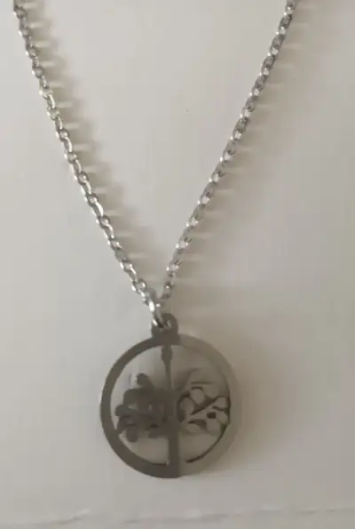 Přívěsek Strom života + řetízek.