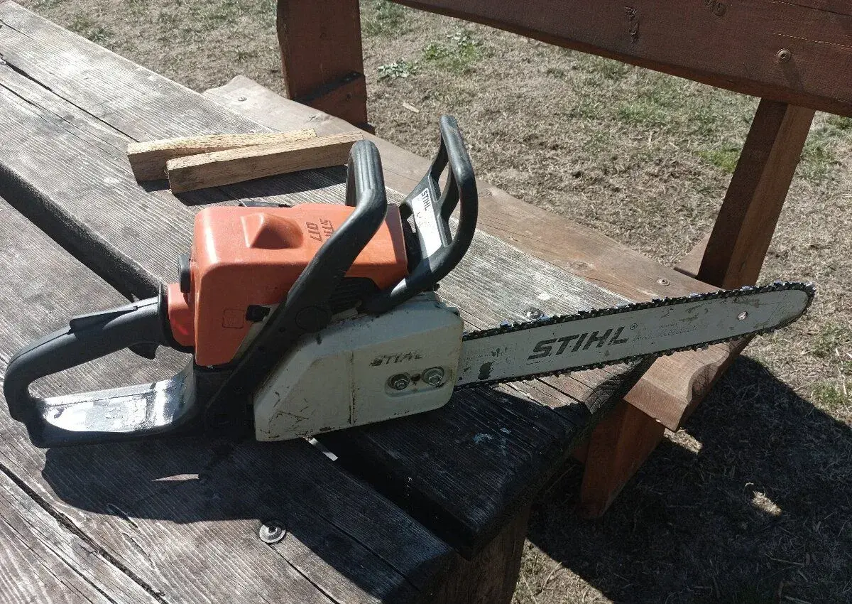 Řetězová pila Stihl 017