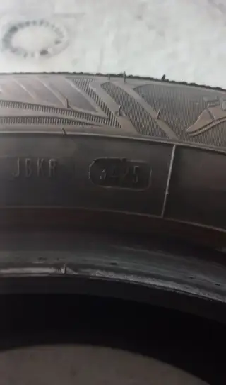 Zimní pneumatiky Goodyear Vector 4Seasons Gen-3 235/55 R19