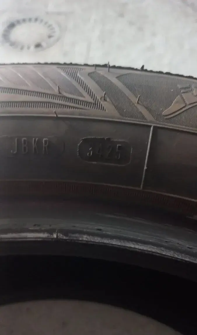 Zimní pneumatiky Goodyear Vector 4Seasons Gen-3 235/55 R19