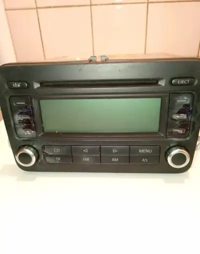 Autorádio s CD. VW RCD 300