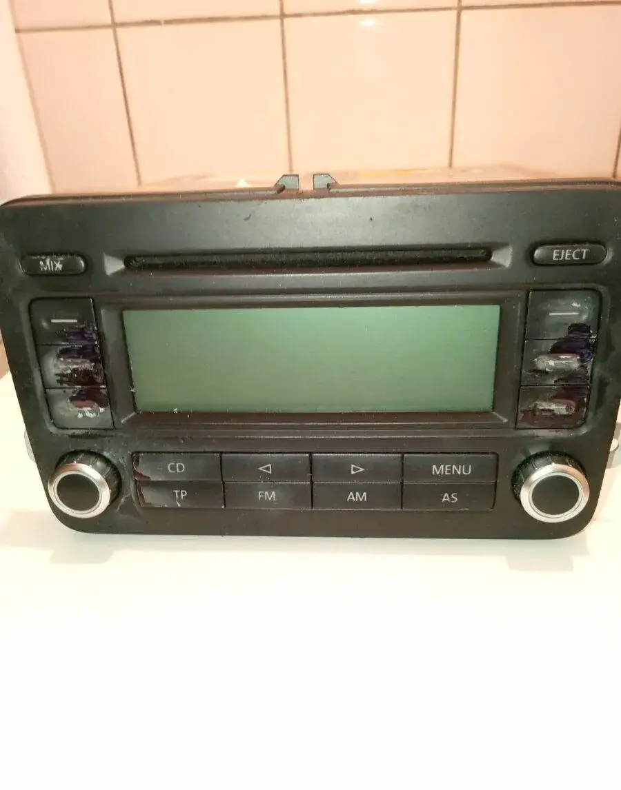 Autorádio s CD. VW RCD 300