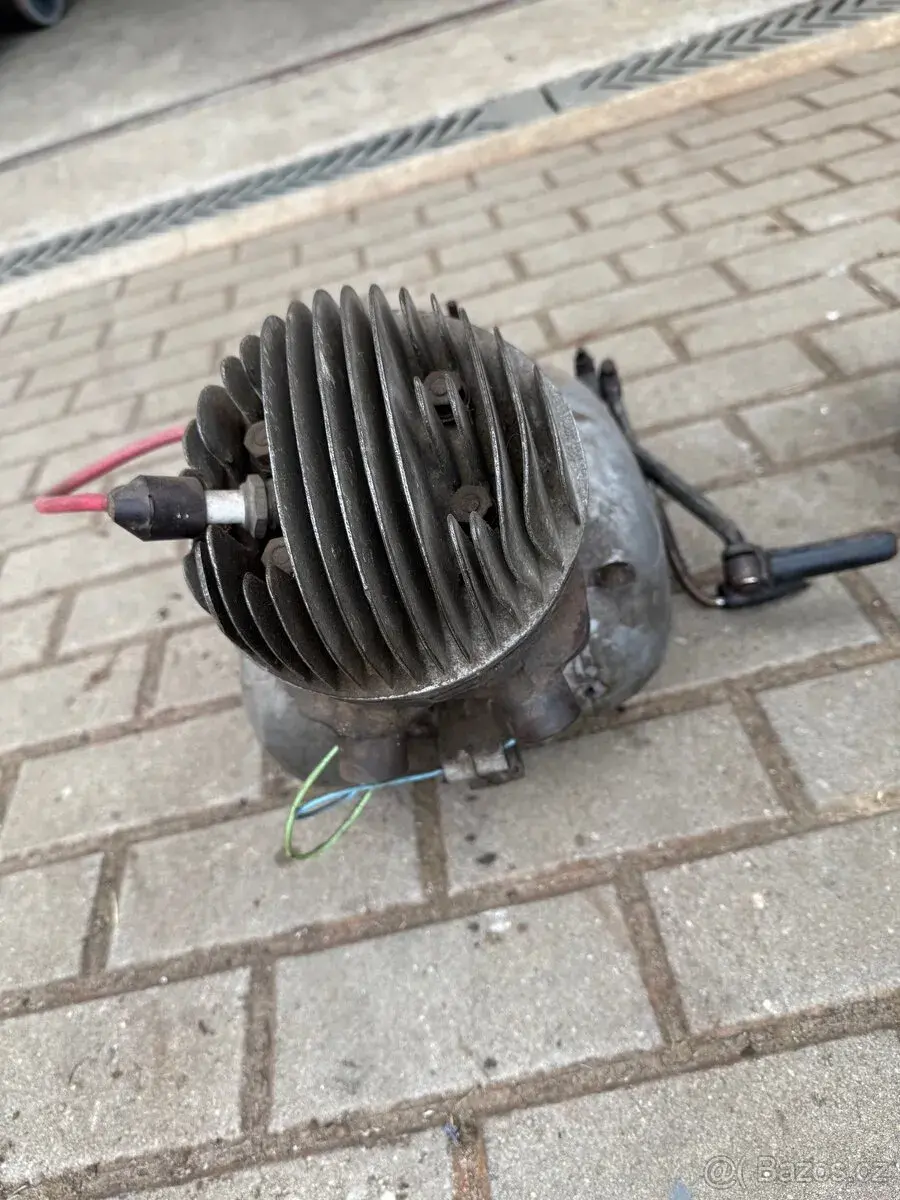 Dva motory Čz