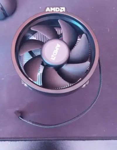 AMD Ryzen 5 2600 + chladič Wraith Spire
