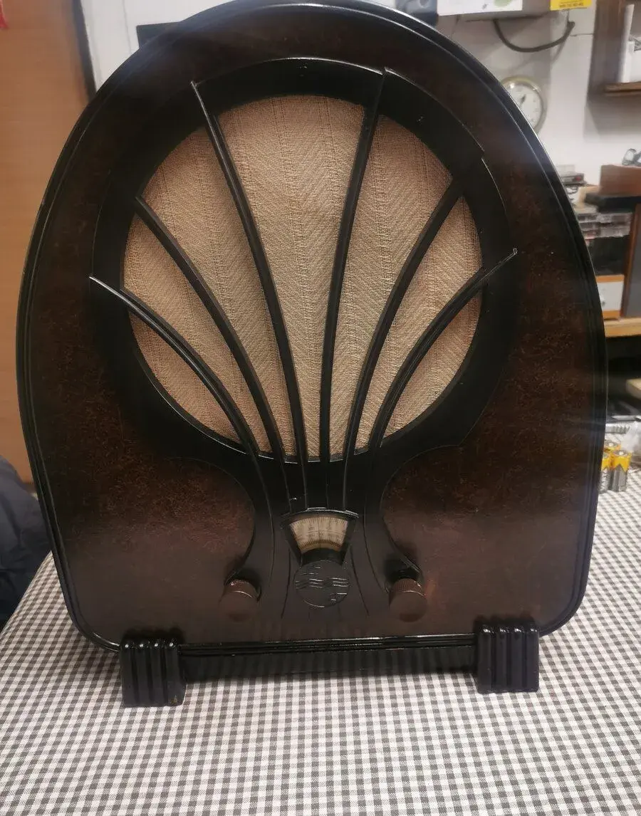 Starožitné rádio Philips 830