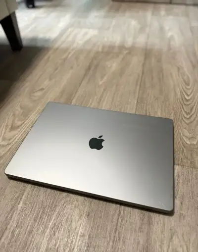 MacBook Pro 16" M1 Pro 2021 16 GB RAM 512 GB SSD