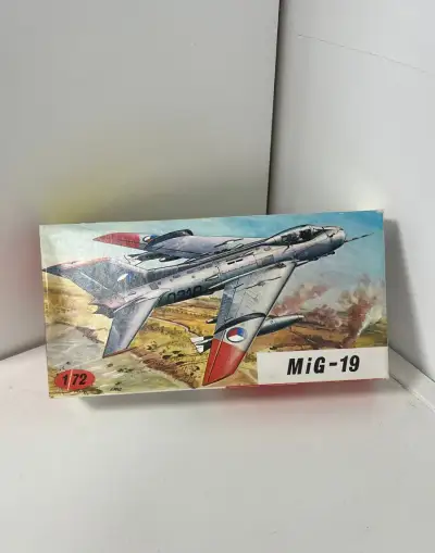 MIG 19 1:72 KP původní stavebnice Československo 1973